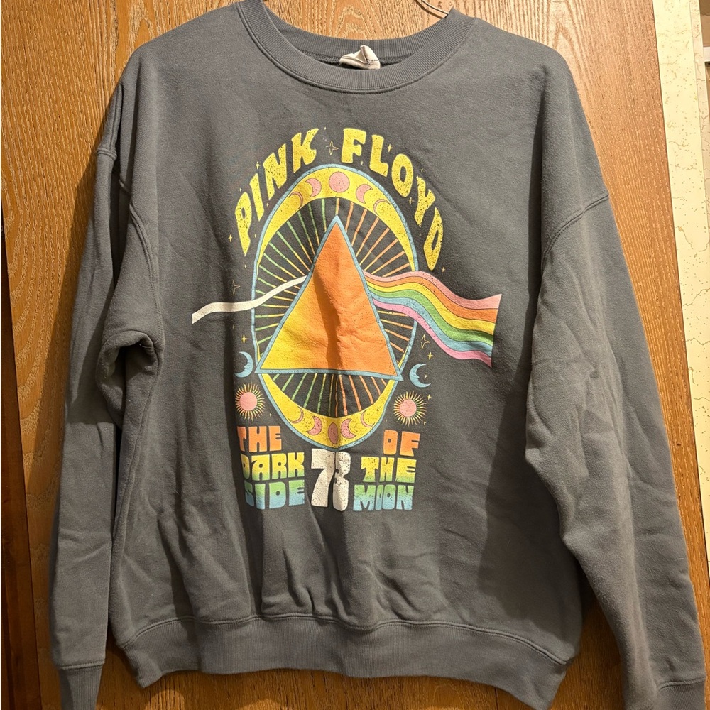 Pink Floyd Graphic Woman’s Gray Sweater